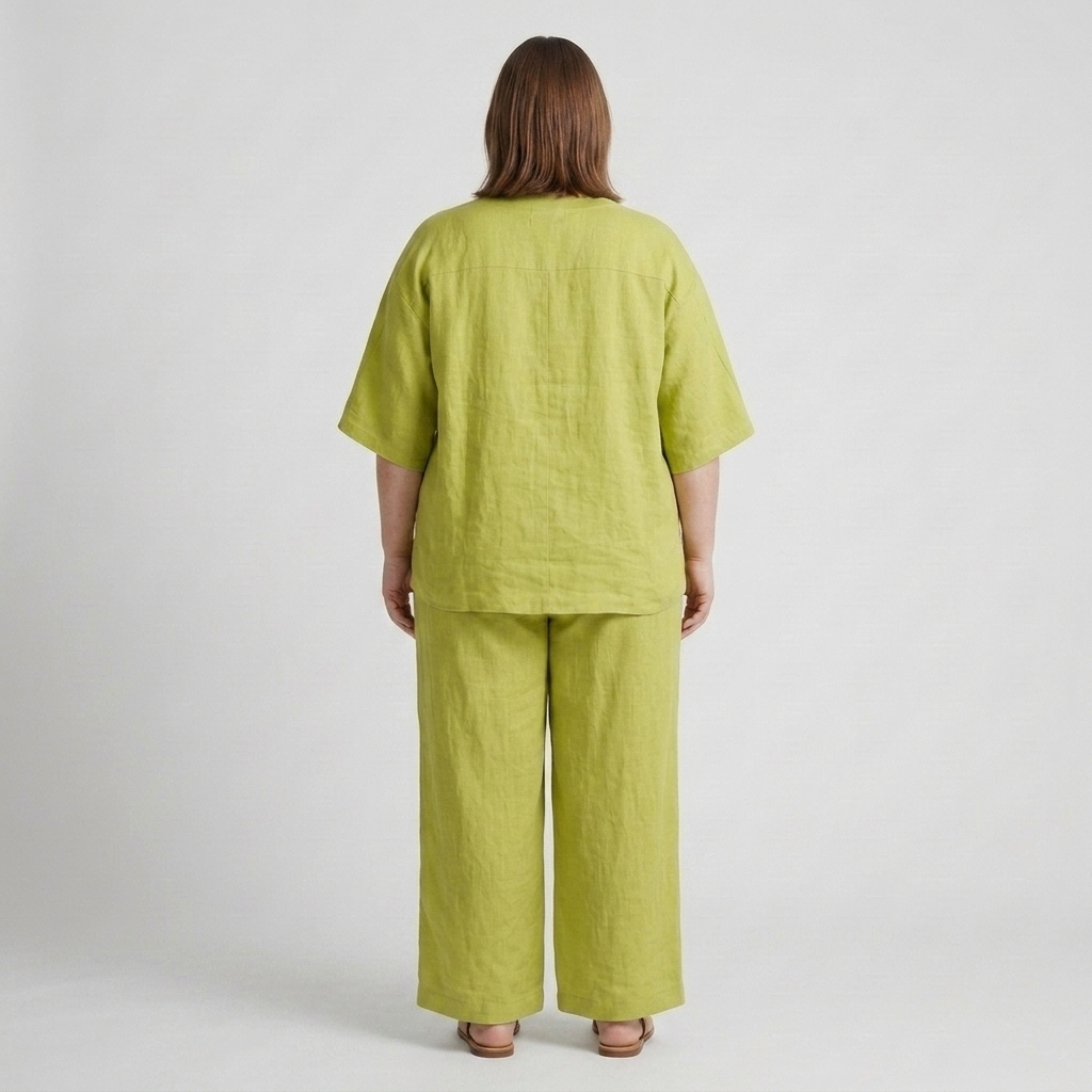 Plus size two-piece set for women with loose V-neck top and flowy pants