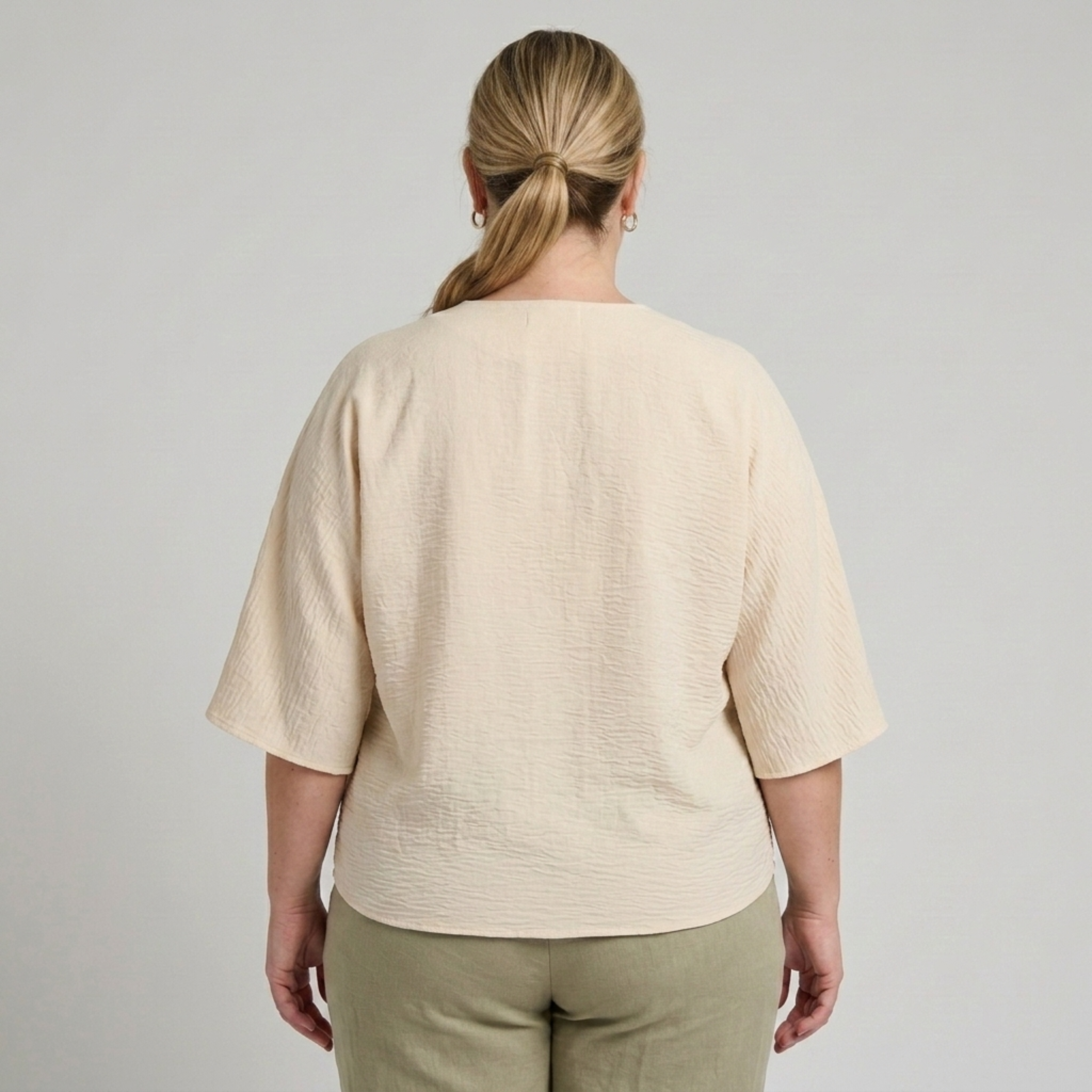 Plus Size Women's Loose Blouse with V-Neck and Long Sleeves