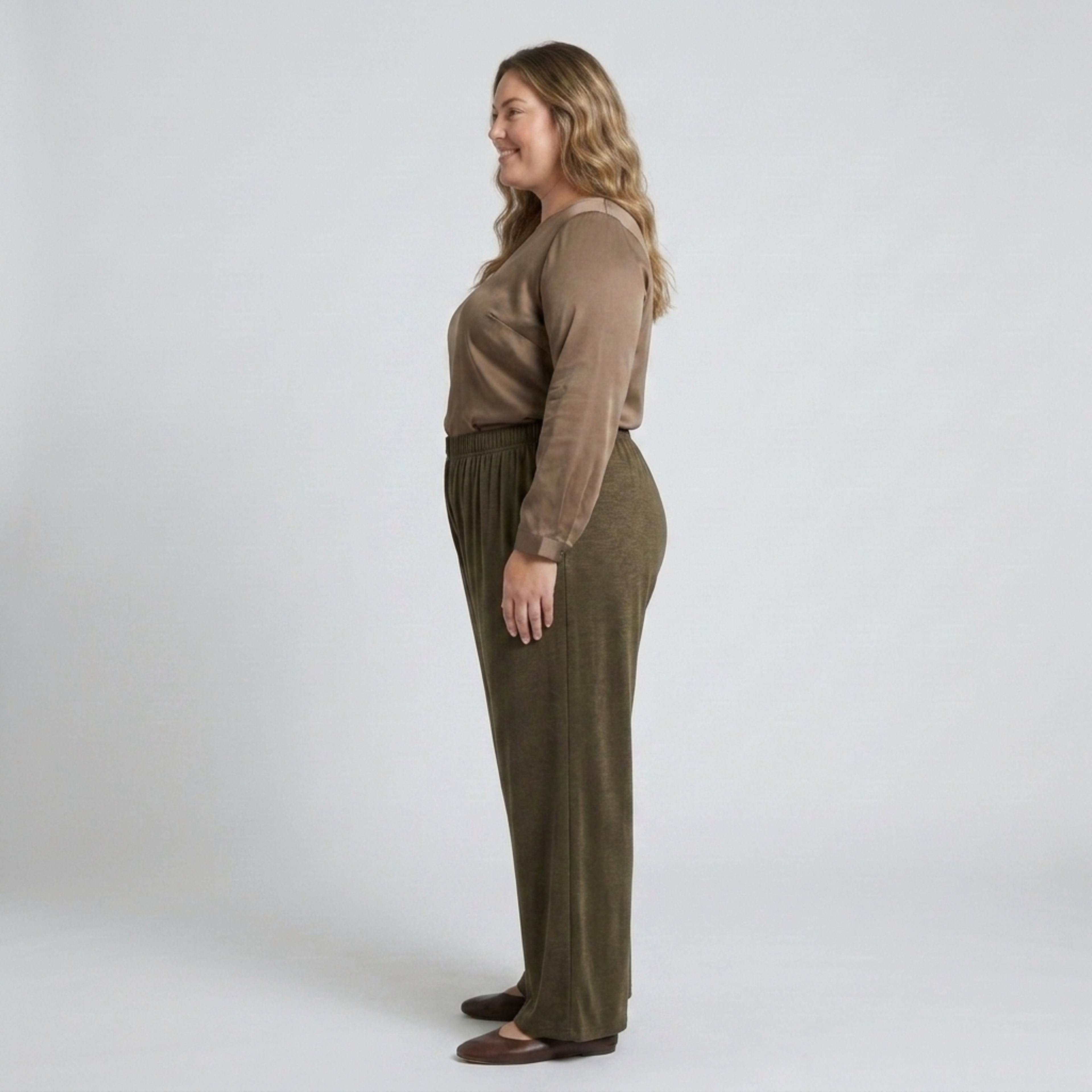 Wide large size pants for women with elastic draped fluid waist