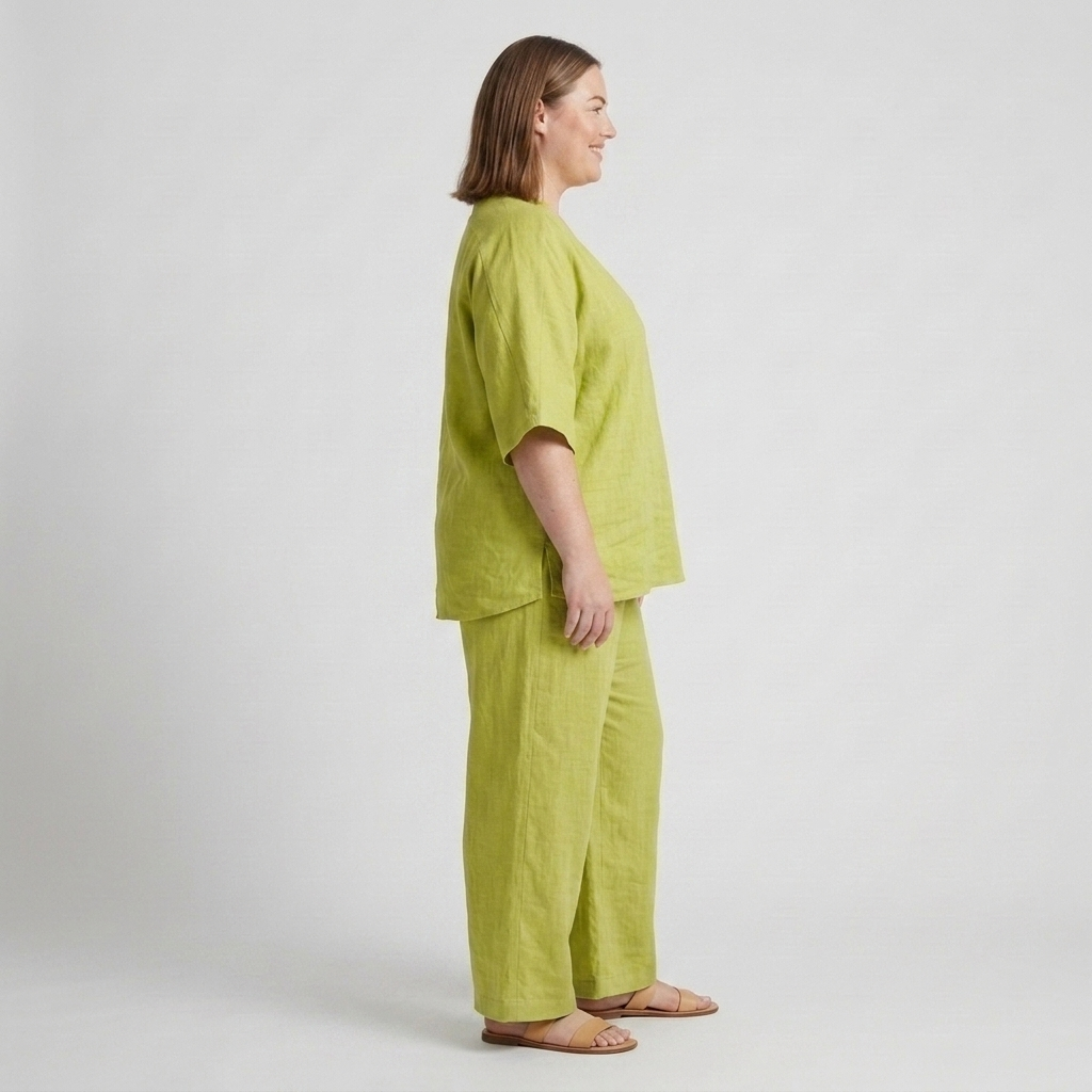 Plus size two-piece set for women with loose V-neck top and flowy pants