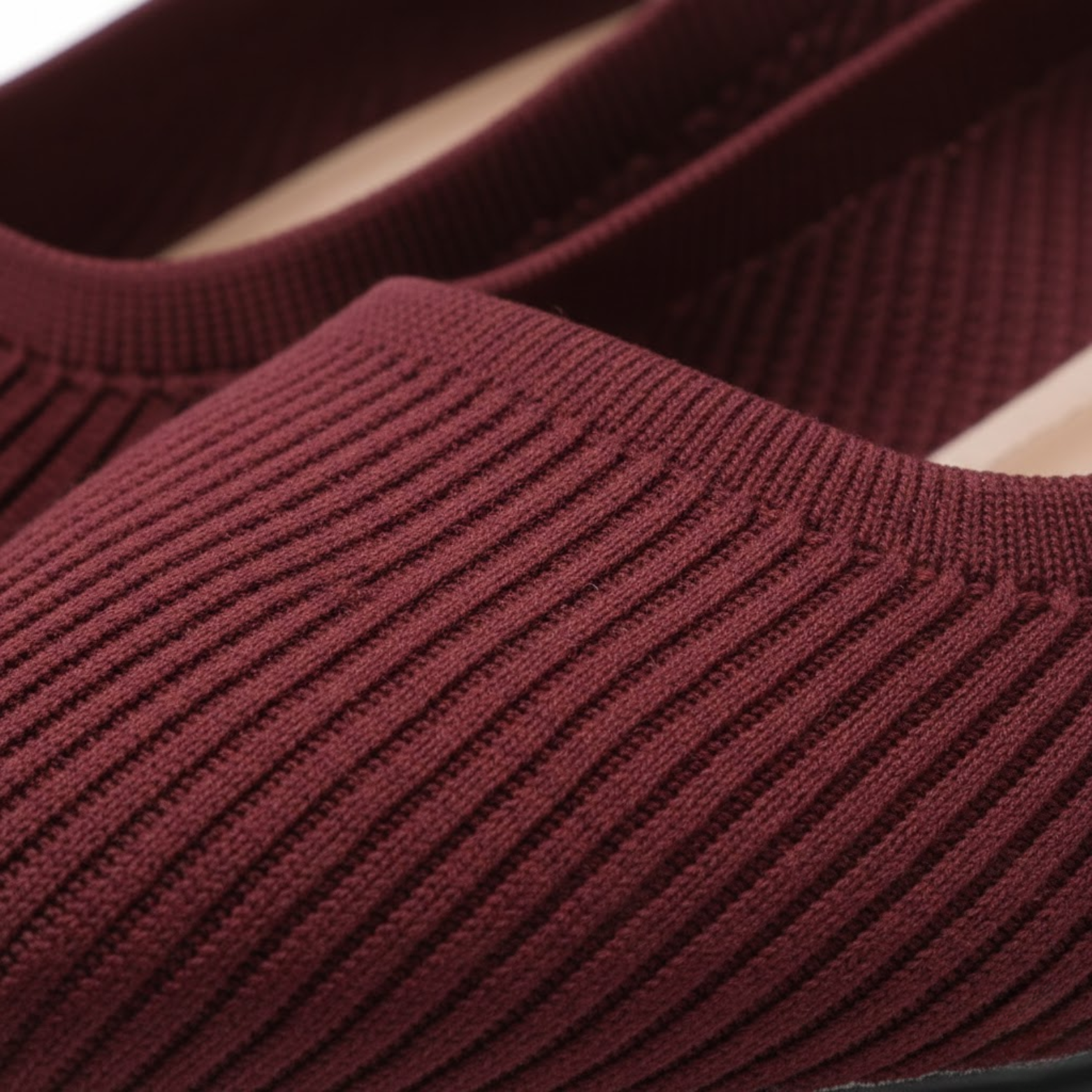 Pointed toe mesh pumps for women with small kitten heel