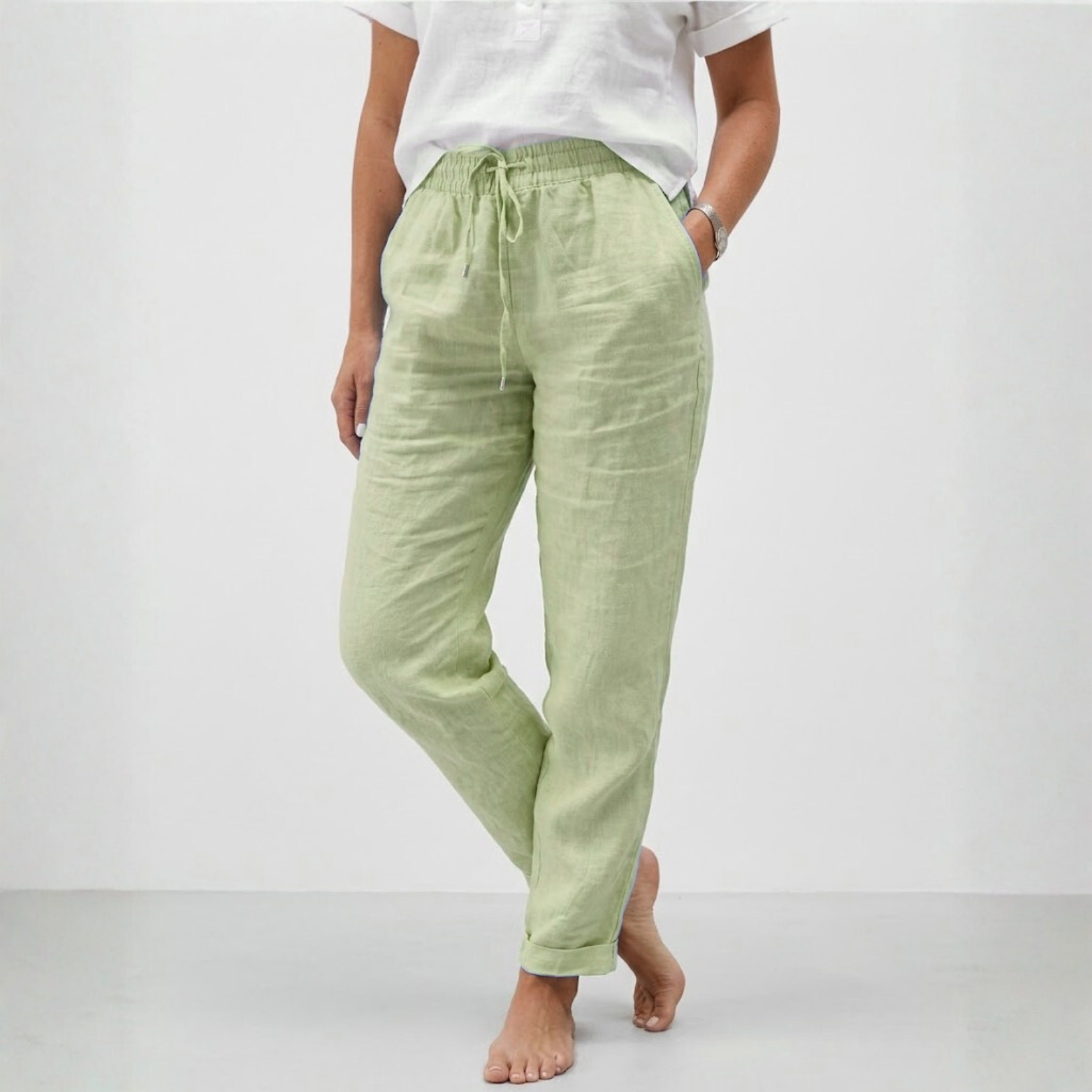 High-Waisted Elastic Cotton and Linen Pants with a Relaxed Fit for Women
