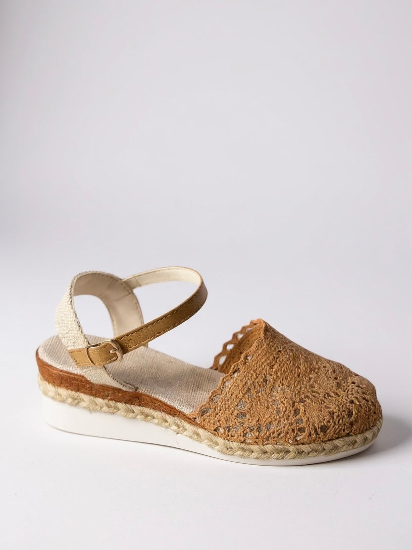 Wedge espadrilles for women with adjustable strap for the weekend