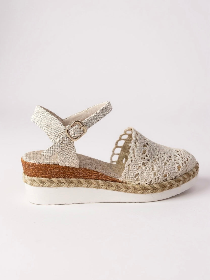 Wedge espadrilles for women with adjustable strap for the weekend